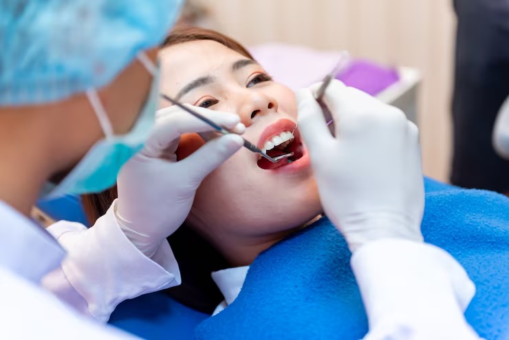 imgi_30_dentistry-teeth-healthcare-dentist-check-up-teeth-asian-patient-doctor-lifestyle-working-dental-clinic_42957-834 imgi_30_dentistry-teeth-healthcare-dentist-check-up-teeth-asian-patient-doctor-lifestyle-working-dental-clinic_42957-834